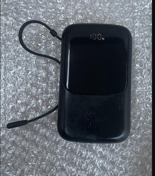 Power bank Baseus 10.000 mAh 22.5W con pantalla digital USB-C y USB-A